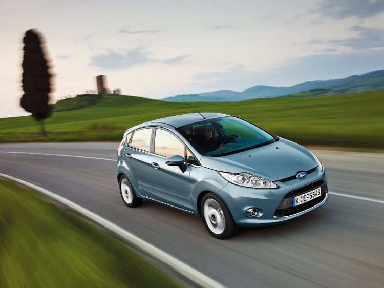 <p>Ford Fiesta 1.4 TDCI Trend 2012</p>

<p><strong>53.600 TL</strong></p>

<p> </p>
