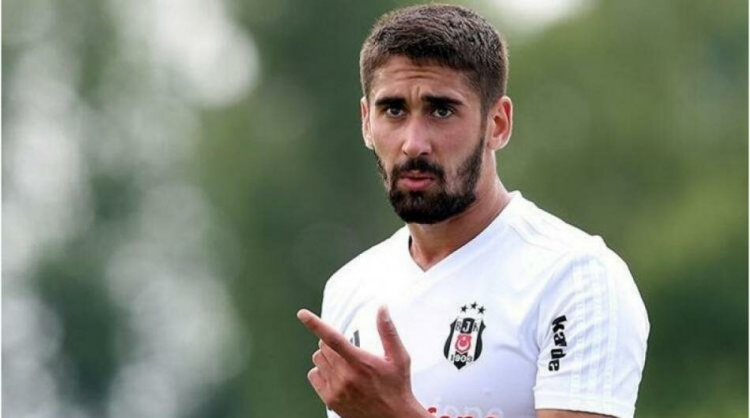 <p>ORKAN ÇINAR<br />
<br />
​Yeni takımı: Ankaragücü<br />
Eski takımı: Beşiktaş</p>
