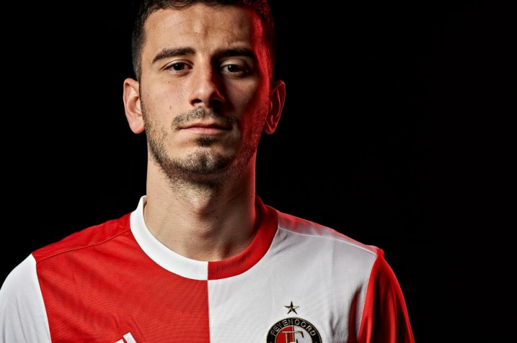 <p>OĞUZHAN ÖZYAKUP</p>

<p>Yeni takımı: Feyenoord<br />
Eski takımı: Beşiktaş</p>
