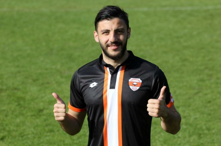 <p>HAKAN ÇİNEMRE</p>

<p>Yeni Takımı: Adanaspor<br />
Eski Takımı: Göztepe</p>
