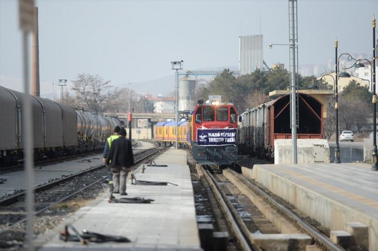 <p>Çok güzel. Tren çok konforlu ve rahat. Mutlu olduk bize bu imkanı sağlayanlardan Allah razı olsun." ifadesini kullandı. </p>