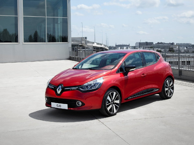 <p>Renault Clio 1.2 16V Joy 2013</p>
<p><strong>54.000 TL</strong></p>
<p> </p>