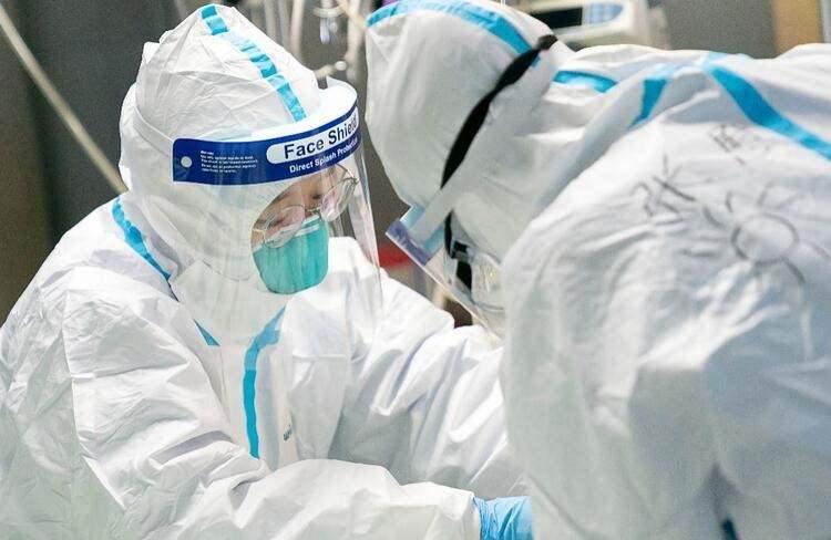 <p>Çin'i etkileyen son ölümcül koronavirüsü olan SARS'a ve Ebola'ya yakalanan insanlar, hastalığı yalnızca belirtiler ortaya çıktıktan sonra bulaştırıyordu</p>
<ul>
</ul>
<p> </p>