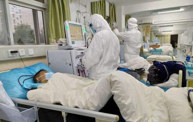 <p>Yapılan açıklamaya doktorlar ve sağlık personelleri, virüs nedeniyle hayatını kaybetmiş olanları mutlaka ceset torbasına koymalı ve bunu yaparken koruyucu ekipman kullanmalı.</p>
<ul>
</ul>
<p> </p>