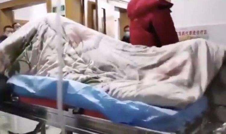 <p>Aslında salgına yakalanan kişi sayısının, yetkililerin açıkladığı resmi sayıodan katbekat fazla olduğu söyleniyor. Paylaşılan görüntüler ve bu haberleri destekler nitelikte.</p>
<ul>
</ul>
<p> </p>