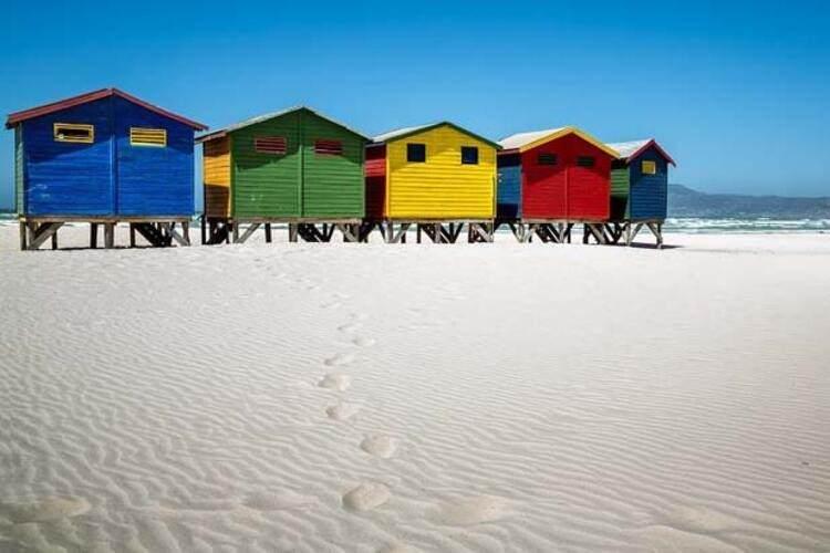 <p><span style="color:#FFD700">Cape Town, Güney Afrika Cumhuriyeti </span></p>
<p>Listede Kuzey ve Güney Amerika dışındaki tek yer olan Cape Town'da geçtiğimiz yıl 2868 cinayet gerçekleşti. Her yüz bin kişiden 66'sının ölüm sebebi cinayet.</p>