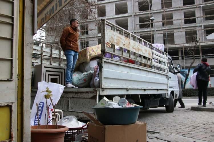 Elazığ için gönderilen ceketten 10 bin TL çıktı