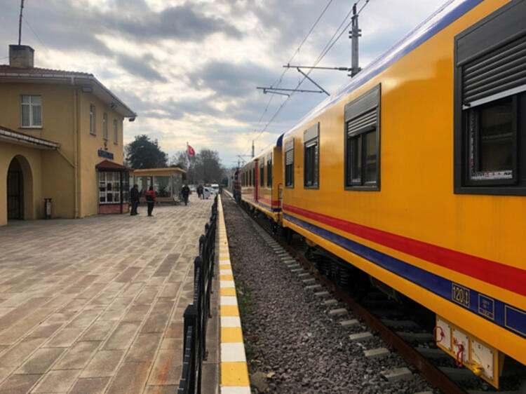 <p>Elazığ'ın Sivrice ilçesinde meydana gelen 6,8 büyüklüğündeki depremin ardından devletin ilgili kurumları koordinasyon halinde vatandaşların mağduriyetinin giderilmesi için 24 saat yoğun çaba gösteriyor.</p>
<ul>
</ul>
<p> </p>