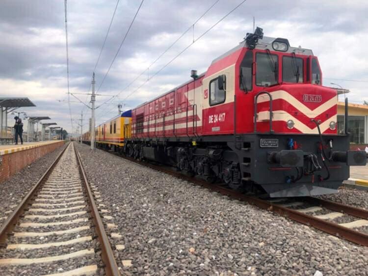 <p>Öte yandan, Kültür Park'ta kurulan çadırlarda barınan ailelerin yemek ve ısınma ile diğer ihtiyaçlarına da hızlı şekilde cevap veriliyor.</p>
<ul>
</ul>
<p> </p>