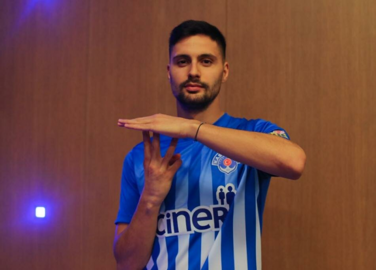 <p>TARKAN SERBEST</p>

<p>Yeni takımı: Kasımpaşa<br />
Eski takımı: Avusturya Wien</p>
