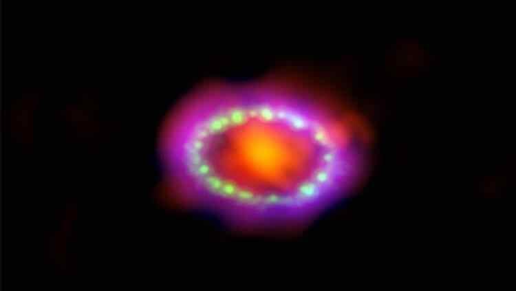 <p>Nottingham Trent &Uuml;niversitesi'nden Do&ccedil;. Dr. Daniel Brown "Supernova adayı olarak bunları biliyoruz. Mevcut modeller, astronomik zaman &ouml;l&ccedil;eği i&ccedil;inde her an 'patlamanın' yaşanabileceğini g&ouml;steriyor ama bu da gelecek 100 bin yıl i&ccedil;erisinde demek oluyor" dedi.</p>

<p>&nbsp;</p>
