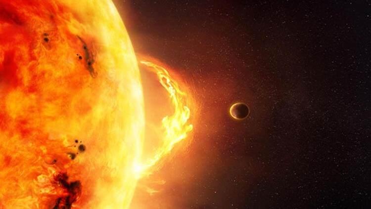 <p><span style="color:#FFD700">Tehlike var mı?&nbsp;</span></p>

<p>S&uuml;pernovalar olağan&uuml;st&uuml; boyutlarda yıkıcı olabilir. Mesela g&ouml;kbilimciler G&uuml;neş'in patlaması durumunda t&uuml;m G&uuml;neş sisteminin &ccedil;&ouml;kebileceğini s&ouml;yl&uuml;yor.</p>
