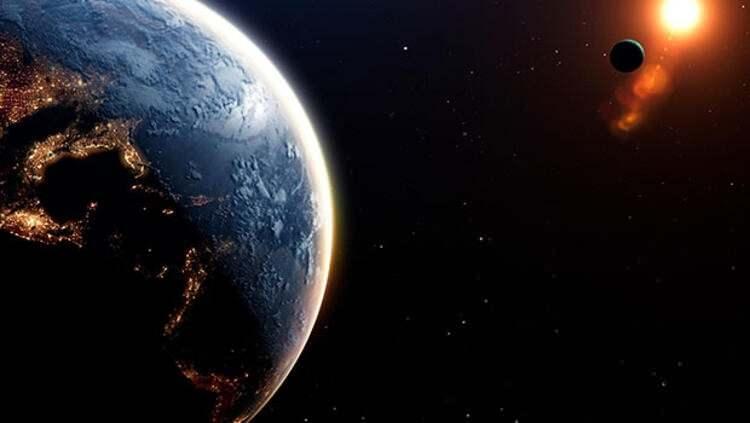 <p>En &ouml;nemlisi, Betelgeuse bilim insanları tarafından D&uuml;nya'ya g&uuml;venli bir mesafade g&ouml;r&uuml;l&uuml;yor. Daniel Brown, "50 ışık yılından az her şey bir sorun olabilir. Betelgeuse'de b&ouml;yle bir durum yok" diyor.</p>

<p>&nbsp;</p>
