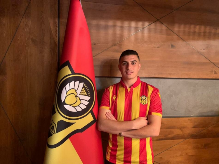 <p>KARİM HAFEZ<br />
<br />
Yeni takımı: Yeni Malatyaspor<br />
Eski takımı: Kasımpaşa</p>