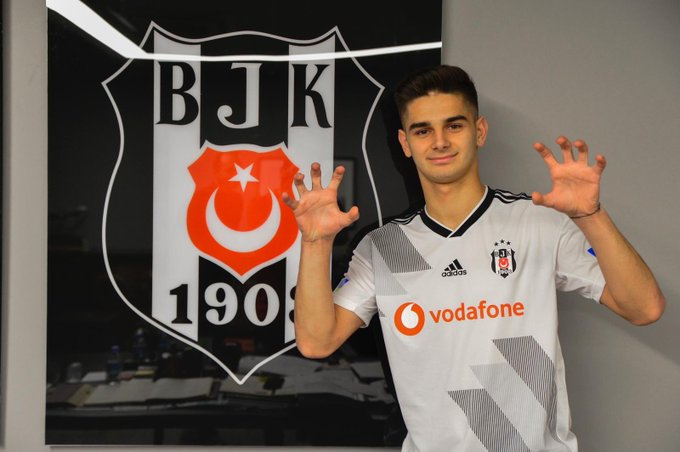 <p>AJDIN HASIC<br />
<br />
Yeni Takımı: Ümraniyespor<br />
Eski Takımı: Beşiktaş</p>