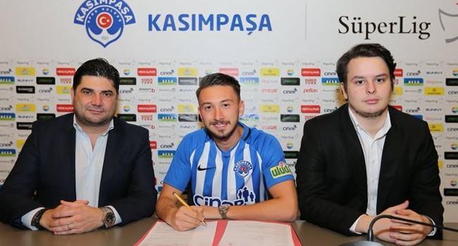 <p>42. Anıl Koç (Orta saha) - Kasımpaşa</p>
<p>Süper Lig ekiplerinden Kasımpaşa, son olarak TFF 1. Lig takımı Altınordu`da forma giyen Anıl Koç`u transfer etti.</p>
