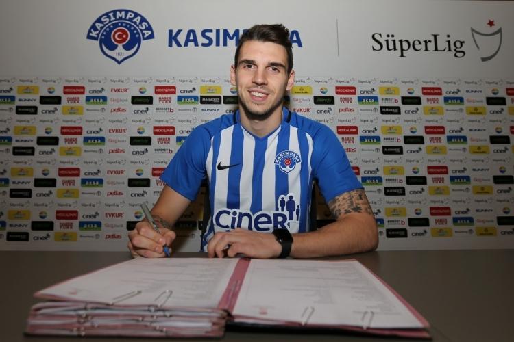 <p>32. Zvonimir Sarlija - Kasımpaşa</p>
<p>Süper Lig ekiplerinden Kasımpaşa, CSKA Moskova forması giyen Hırvat stoper Zvonimir Sarlija ile anlaşmaya vardığını açıkladı.</p>