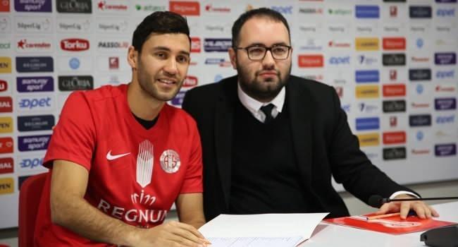 <p>31. Veysel Sarı (Stoper) - Antalyaspor</p>

<p>Antalyaspor, Kasımpaşa`dan ayrılan 31 yaşındaki savunma oyuncusu Veysel Sarı`yı renklerine bağladı.</p>

