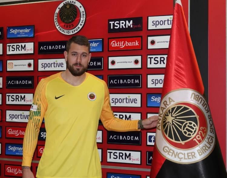<p>18. Kristoffer Nordfeldt (Kaleci) - Gençlerbirliği</p>
<p>Gençlerbirliği, İngiltere`nin Swansea City ekibinde forma giyen İsveçli kaleci Kristoffer Nordfeldt ile 1,5 yıllık sözleşme imzaladı.</p>