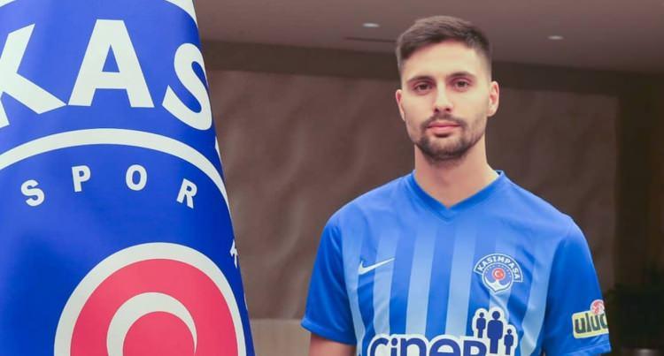 <p>13. Tarkan Serbest (Orta saha) - Kasımpaşa</p>

<p>Kasımpaşa, son olarak Avusturya Wien takımınında forma giyen 25 yaşındaki orta saha oyuncusu Tarkan Serbest`i 3,5 yıllığına renklerine bağladı.</p>
