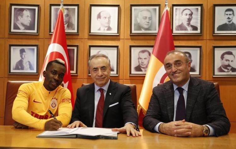 <p>7. Henry Onyekuru (sol kanat) Galatasaray</p>
<p>Galatasaray, Monaco`dan 22 yaşındaki Nijeryalı oyuncu Henry Onyekuru ile sezon sonuna kadar sözleşme imzaladı.</p>
