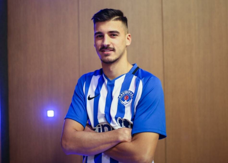 <p>BERK ÇETİN</p>

<p>Yeni Takımı: Kasımpaşa<br />
Eski Takımı: Mönchengladbach</p>
