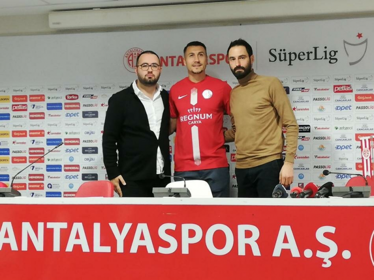 <p>ADIS JAHOVIC</p>

<p>Yeni Takımı: Antalyaspor<br />
Eski Takımı: Yeni Malatyaspor</p>
