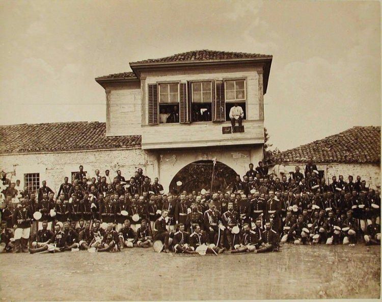 <p>San Stefano'da (Yeşilköy) bir çiftlik</p>

<p> </p>
