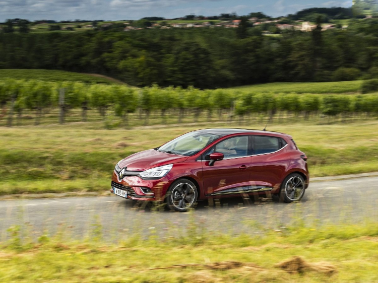 <p><strong>Renault Clio</strong> Joy 0.9 lt TCe 90 bg</p>
<p><strong>96.900 TL</strong> (2019)</p>
<p> </p>