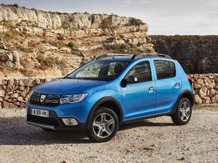<p><strong>Dacia Sandero</strong> Ambiance 1.0 lt</p>

<p>Sce 75 bg <strong>92.650 TL</strong> (2019)</p>

<p> </p>
