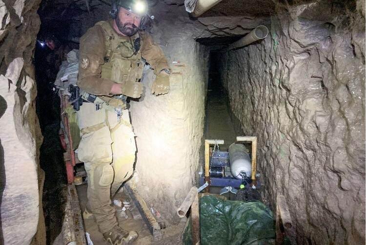 <p>Tünel, Meksika'nın Tijuana kentindeki bir sanayi bölgesini California eyaletindeki San Diego bölgesine bağlıyor.</p>
<ul>
</ul>