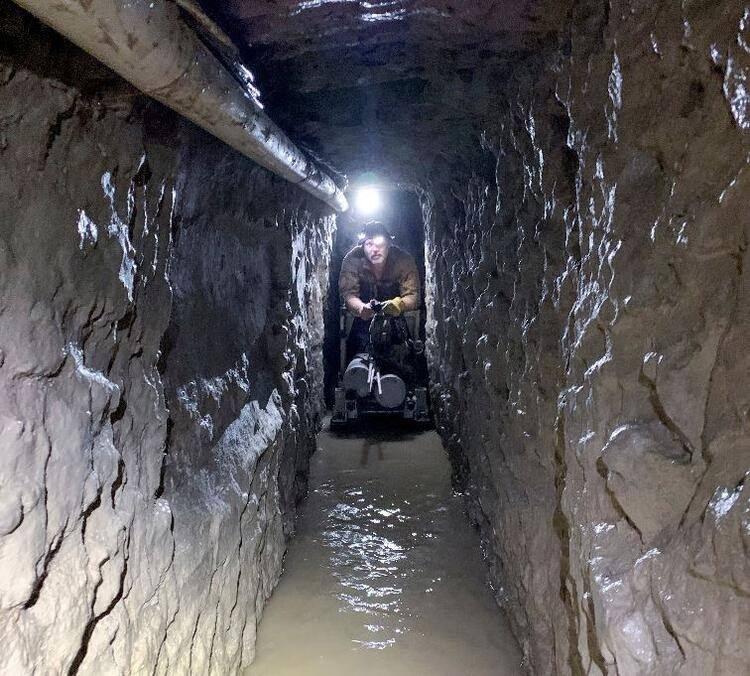 <p>Tünelin kim tarafından ne kadar sürede inşa edildiğine dair açıklama yapılmadı.</p>

<ul>
</ul>
