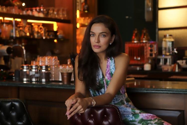 <p><span style="color:#800080"><strong>Ceren Yılmaz’ın rol aldığı diziler ve filmler:</strong></span></p>
<p>2020 – Zümrüdüanka (Zümrüt) (TV Dizisi)<br />
2019 – Üç Harfliler: “Adak” (Arzu) (Sinema Filmi)<br />
2017 – Deli Gönül (Şule) (TV Dizisi)<br />
2016 – Filinta (Hatice) (TV Dizisi)</p>