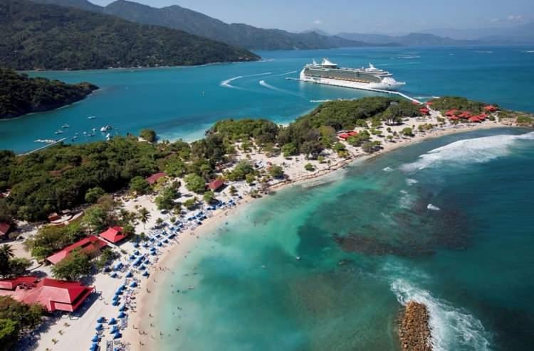 <p><strong>Haiti</strong></p>
<p>Kapıda vizeyle 90 gün vizesiz. </p>
<p>Ülkeye girişte havaalanında 10 ABD Doları karşılığında 90 gün kalma olanağı veren ve turist kartı olarak adlandırılan giriş vizesiyle ülkeye giriliyor.</p>