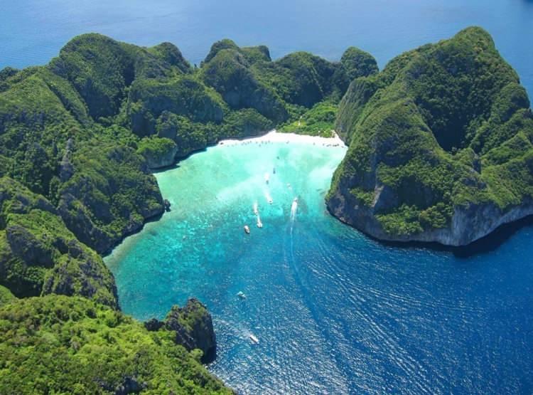 <p><strong>Tayland</strong></p>
<p>30 gün vizesiz.</p>
<p>Tayland, havalimanı yoluyla ülkeye girişte 30 günlük, kara sınır kapıları yoluyla girişlerde 15 günlük vize veriyor. </p>