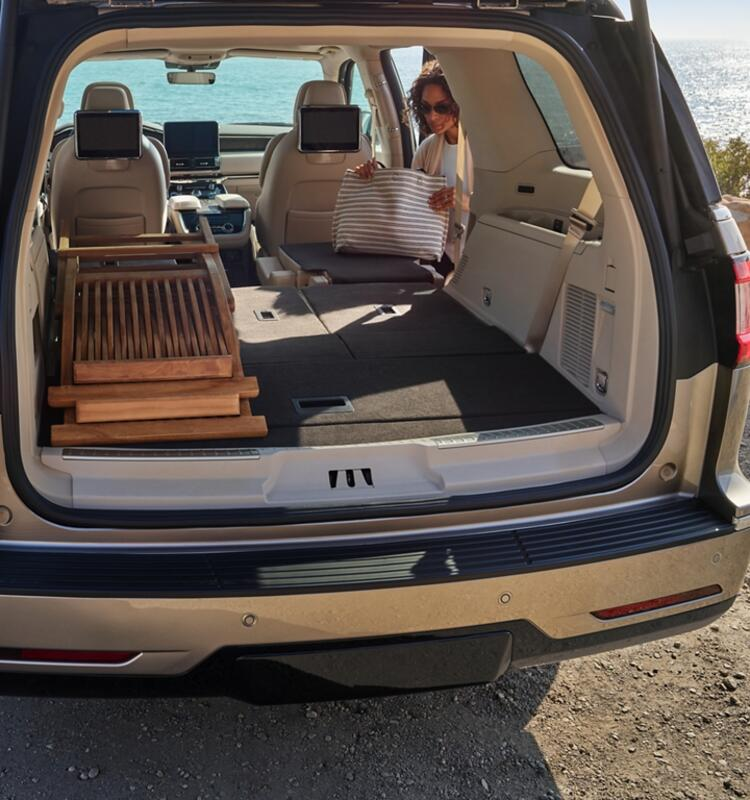 <p> Bu teknoloji ilk olarak yeni Lincoln Aviator ile tanıtılmıştı ve şimdi de Navigator'lere standart bir özellik olarak getirildi. Bu akıllı telefon uygulamasına da "Lincoln Way" adı veriliyor.</p>