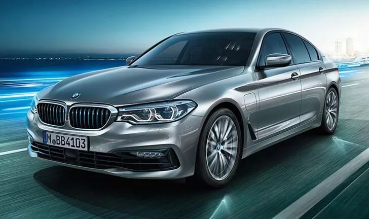 <p>En İyi Lüks Otomobil: <strong>2020 BMW 5 Serisi </strong></p>
<p>US News Genel Skor: 8.9 / 10<br />
<br />
Fiyat: 53.900 dolar<br />
<br />
Performans Puanı: 8.5 / 10<br />
<br />
İç Skor: 7.9 / 10</p>