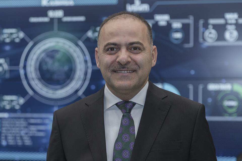 <p>Geleceğin veri merkezini kurmak hedefiyle yola çıkan BTK'nin ülkenin en büyük yazılım tabanlı network mimarisini de hayata geçirdiğine dikkati çeken Sayan, şunları kaydetti:</p>
<p>"Bu çalışmayla sektöre öncülük edip, yön verme misyonunu cesaretle ortaya koyarak, marka bağımsız yerli ürünlerin gelişimine olanak sağlayacağız. Mevcut altyapıdaki veri hızını artırarak, yeni teknolojilerin kullanımı sayesinde bilgi teknolojileri ekipmanlarında enerji tüketiminde azalma sağlandı." </p>