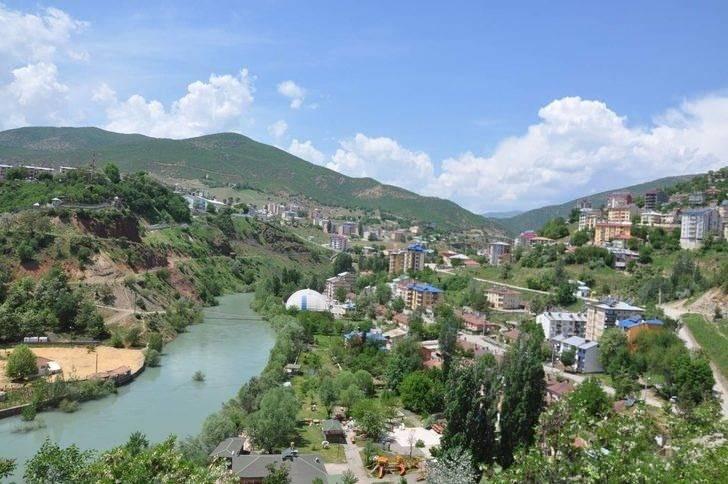 <p>TUNCELİ:  84 bin 660 kişi.</p>

<p> </p>
