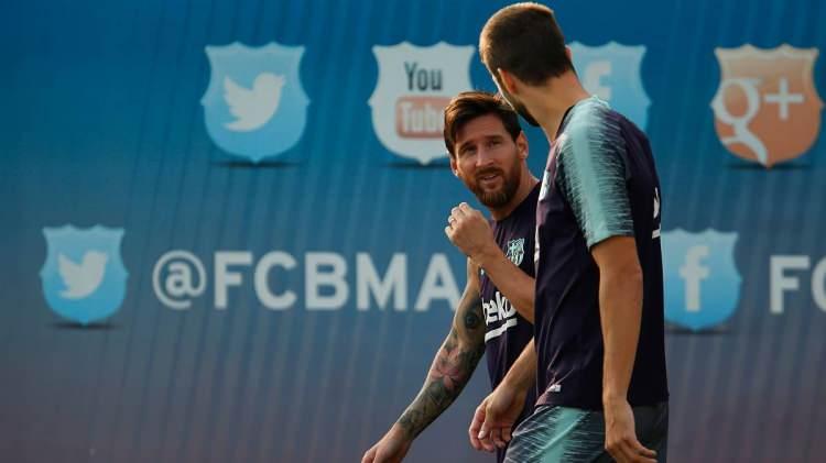 <p>Barcelona'nın dünyaca ünlü süperstarı Lionel Messi ile takım arkadaşı Gerard Pique arasında antrenmanda kavga çıktı.</p>
