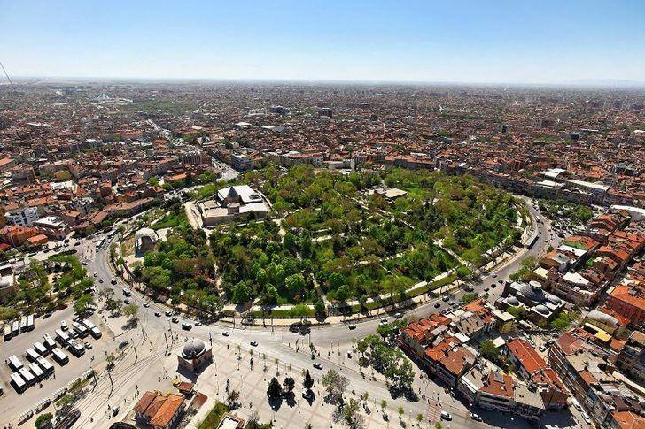 <p>KONYA: 2 milyon 232 bin 374 kişi.</p>

<p> </p>
