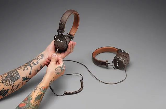 <p><strong>MARSHALL Major 3 Kablolu</strong></p>

<p>Ses Çıkışı: Stereo</p>

<p>Bağlantı Tipi: Kablolu</p>

<p>Hassasiyet: 99 dB</p>

<p>Empedans: 32 Ohm</p>

<p>Mikrofon: Var</p>

<p>Uzaktan Kumanda: Var</p>

<p>Sürücü Çapı: 40 mm</p>

<p>Frekans (Düşük): 20 Hz</p>

<p>Fiyat: 529 TL</p>

<p> </p>
