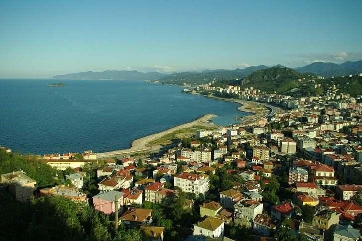 <p>GİRESUN:  448 bin 400 kişi.</p>

<p> </p>
