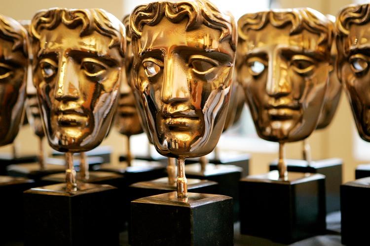 <p><span style="color:#800080"><strong>73. BAFTA ödülleri, gerçekleşen gösterişli  törenle sahiplerini buldu. Geceye, kırmızı halıda şıklıklarıyla göz dolduran ünlü isimler damgasını vurdu. İşte BAFTA ödülleri'nin en şık isimleri.</strong></span></p>
