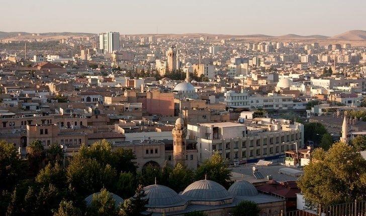 <p>ŞANLIURFA: 2 milyon 073 bin 614 kişi.</p>
<p> </p>