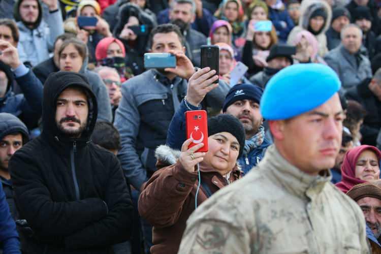 <p>Mezun olan uzman erbaş adaylarına da seslenen Korgeneral Çitil, şöyle dedi:</p>