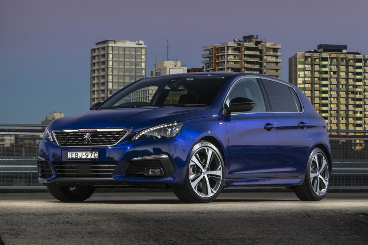 <p>Peugeot 308, Yeni nesil tasarım çizgisi, 7” kapasitif dokunmatik ekranı ve üstün yakıt ekonomisi ile Peugeot 301 50.000 TL için %0,99 faizli kredi kampanyası ile sunuluyor.</p>
