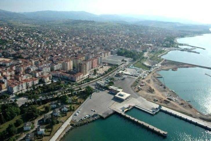 <p>YALOVA:  270 bin 976 kişi.</p>

<p> </p>
