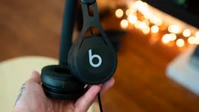 <p><strong>BEATS EP</strong></p>

<p>Ses Çıkışı: Stereo</p>

<p>Bağlantı Tipi: Kablolu</p>

<p>Mikrofon: Var</p>

<p>Uzaktan Kumanda: Var</p>

<p>Fiyat: 499</p>

<p> </p>
