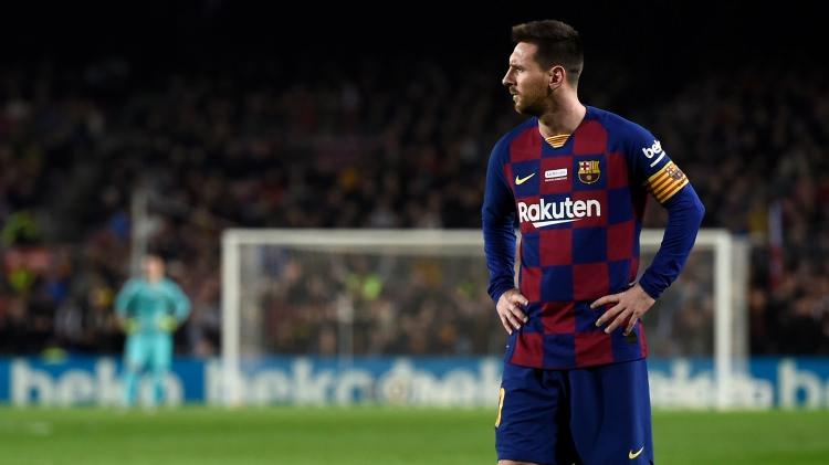 <p>Barcelona ise La Liga'da 22 haftada 14 galibiyet, 4 beraberlik, 4 mağlubiyetle 46 puan topladı ve Real Madrid'in 3 puan gerisinde yer alıyor.</p>
